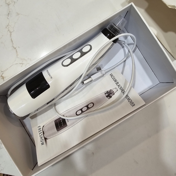 Vacuum blackhead remover - Picture 4 of 6